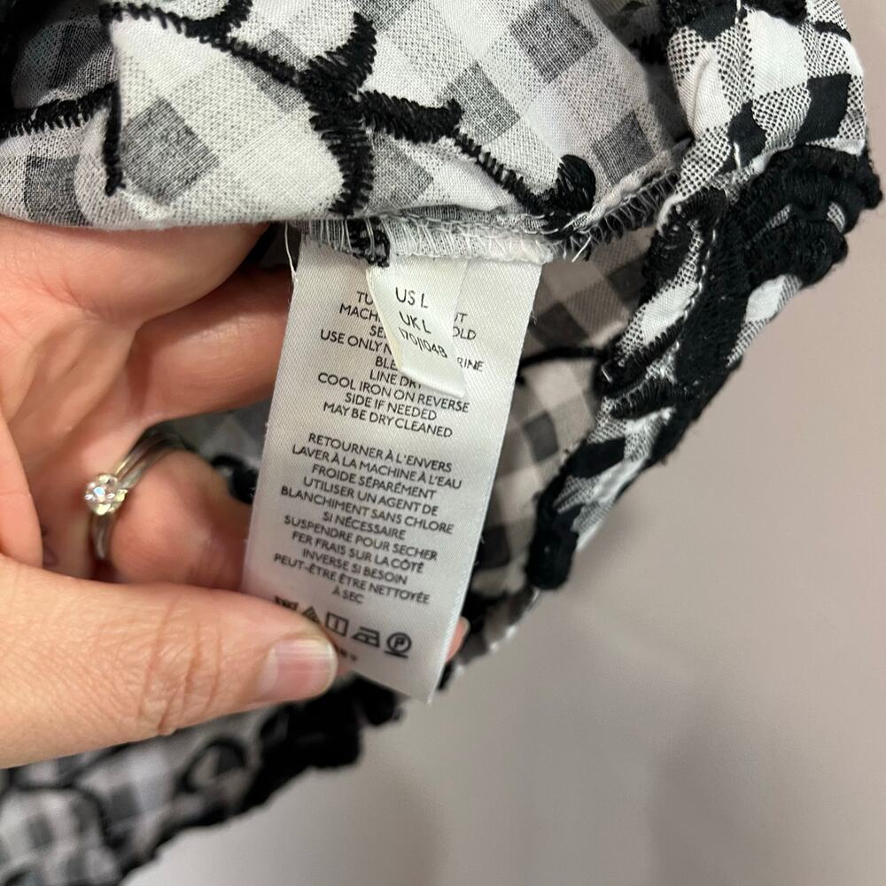 Anthropologie Pilcro Black and White gingham with embroidered floral button up - Picture 8 of 10